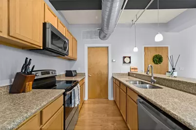3200 Franklin Boulevard #204, Loveland, OH 44113 - Photo 10