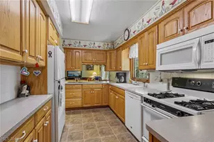 17590 Vermont St, Grafton, OH 44044 - Photo 16