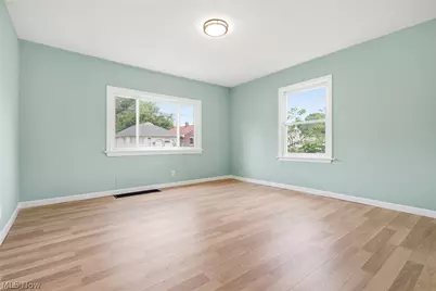 2116 25th Street NE, Canton, OH 44705 - Photo 12