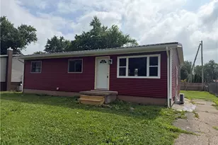 591 Chestnut St, Newcomerstown, OH 43832 - Photo 2