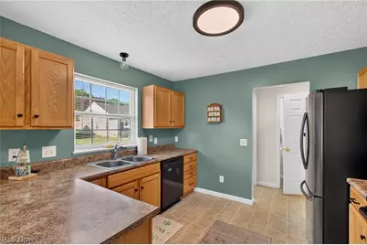 1938 Northgate Circle, Akron, OH 44320 - Photo 12