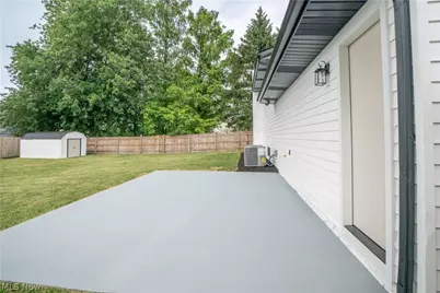 36473 Lake Shore Boulevard, Eastlake, OH 44095 - Photo 32