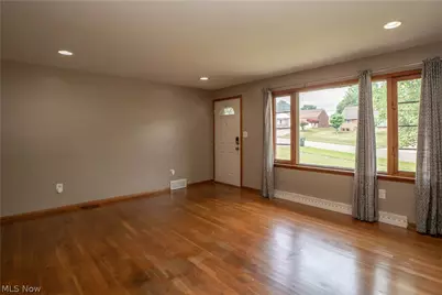 158 Miles Avenue NW, Canton, OH 44708 - Photo 4