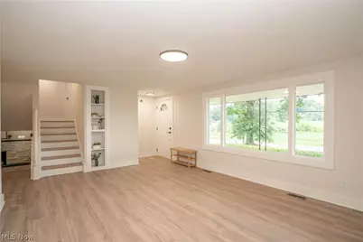 5550 Easton Street, Louisville, OH 44641 - Photo 2