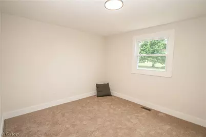 5550 Easton Street, Louisville, OH 44641 - Photo 16
