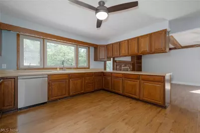4325 Larchwood Circle NW, Canton, OH 44718 - Photo 18