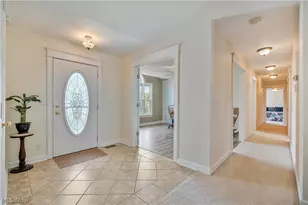 545 E Maple St, Hartville, OH 44632 - Photo 4
