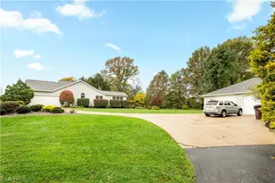 545 E Maple St, Hartville, OH 44632 - Photo 40