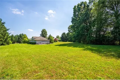 545 E Maple Street, Hartville, OH 44632 - Photo 38