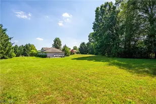 545 E Maple St, Hartville, OH 44632 - Photo 38