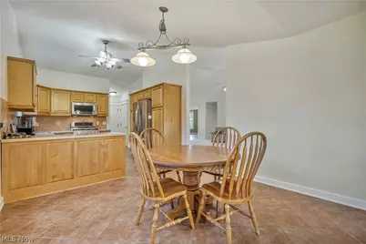 545 E Maple Street, Hartville, OH 44632 - Photo 14