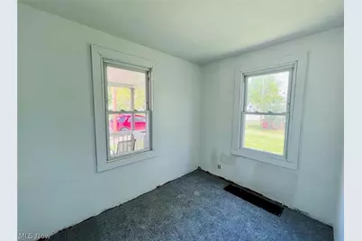 2332 21st Street SW, Akron, OH 44314 - Photo 2