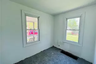 2332 21st St SW, Akron, OH 44314 - Photo 2