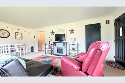 1099 Lake Road, Conneaut, OH 44030 - Photo 10