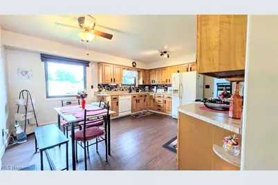 1099 Lake Road, Conneaut, OH 44030 - Photo 6
