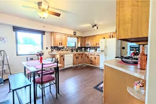 1099 Lake Rd, Conneaut, OH 44030 - Photo 6