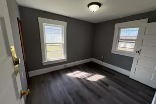 566 Sumner St, Akron, OH 44311 - Photo 8