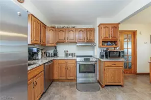 2774 W Royalton Rd, Grandview Heights, OH 44147 - Photo 8
