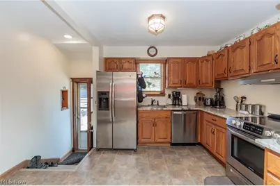 2774 W Royalton Road, Grandview Heights, OH 44147 - Photo 12