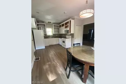 375 Lillian Street, Akron, OH 44307 - Photo 6