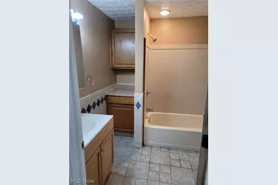 49 15th Street NW, Barberton, OH 44203 - Photo 6