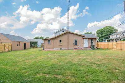817 Halter Court NW, Canton, OH 44708 - Photo 2