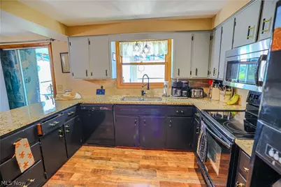 5244 Oakridge Drive, Louisville, OH 44641 - Photo 32