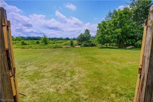 5244 Oakridge Dr, Louisville, OH 44641 - Photo 16