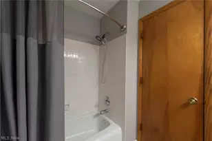 1349 Brookwood Dr, Mogadore, OH 44260 - Photo 26