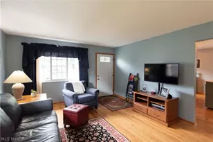 1349 Brookwood Dr, Mogadore, OH 44260 - Photo 8