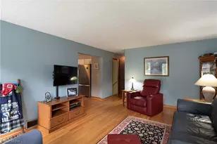 1349 Brookwood Dr, Mogadore, OH 44260 - Photo 10