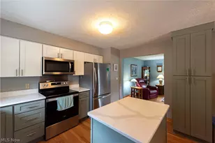 1349 Brookwood Dr, Mogadore, OH 44260 - Photo 4