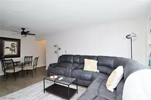 19201 Van Aken Blvd, Huber Heights, OH 44122 - Photo 12