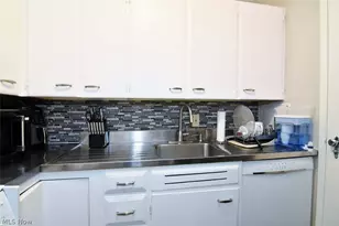 19201 Van Aken Blvd, Huber Heights, OH 44122 - Photo 14