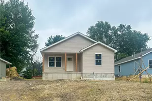 175 Hayward Ave, Conneaut, OH 44030 - Photo 2