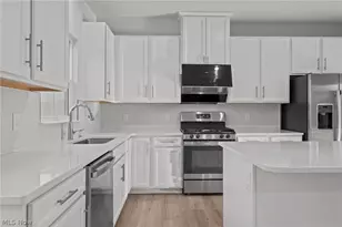 1377 Chateau Pl, Avon, OH 44011 - Photo 8