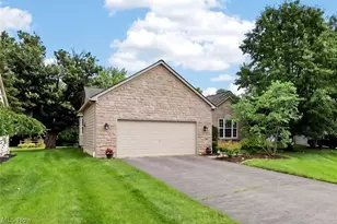8353 Almond Park Dr, Blacklick, OH 43004 - Photo 2
