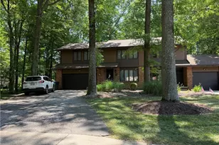 2174 Woodlawn Cir, Stow, OH 44224 - Photo 1