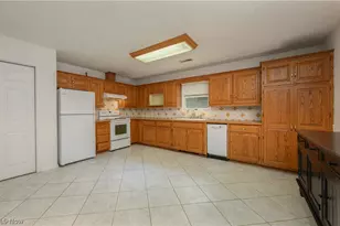 4831 Dueber Ave SW, Canton, OH 44706 - Photo 4