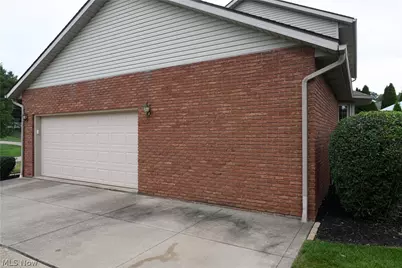3176 Carie Hill Circle NW, Massillon, OH 44646 - Photo 32