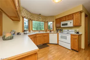 3176 Carie Hill Cir NW, Massillon, OH 44646 - Photo 6