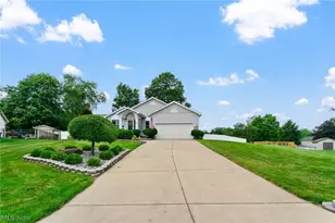 224 Misty Woods Ct, Struthers, OH 44471 - Photo 2
