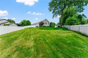 224 Misty Woods Ct, Struthers, OH 44471 - Photo 24