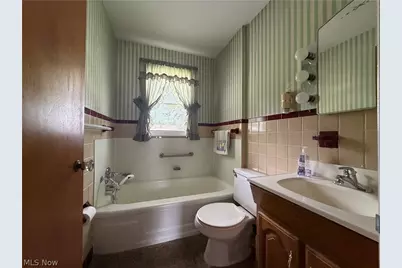 1021 W College Road, Alliance, OH 44601 - Photo 22
