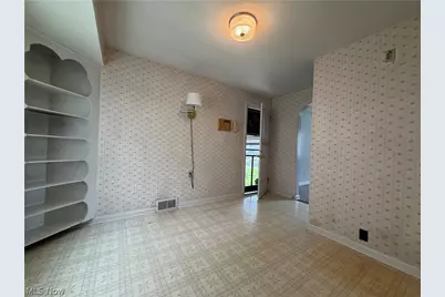 1021 W College Road, Alliance, OH 44601 - Photo 12