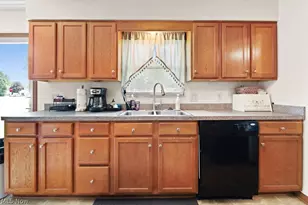 109 Monticello Cir, Elyria, OH 44035 - Photo 14