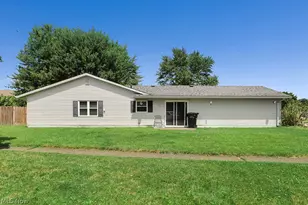 109 Monticello Cir, Elyria, OH 44035 - Photo 4