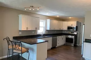370 E 309th St, Willowick, OH 44095 - Photo 4