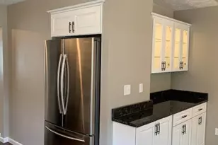 370 E 309th St, Willowick, OH 44095 - Photo 8