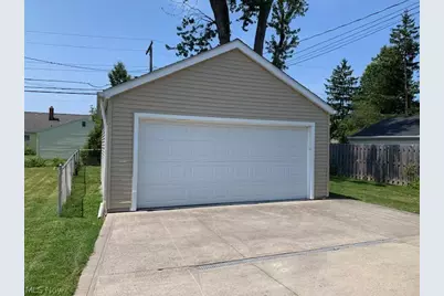 370 E 309th Street, Willowick, OH 44095 - Photo 20